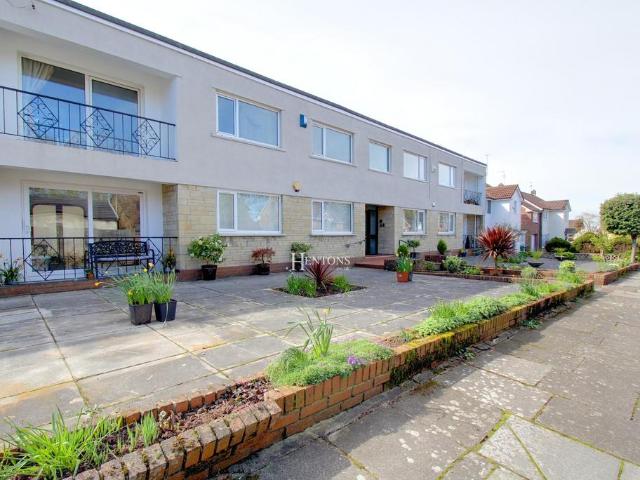 2 bedroom flat for sale
