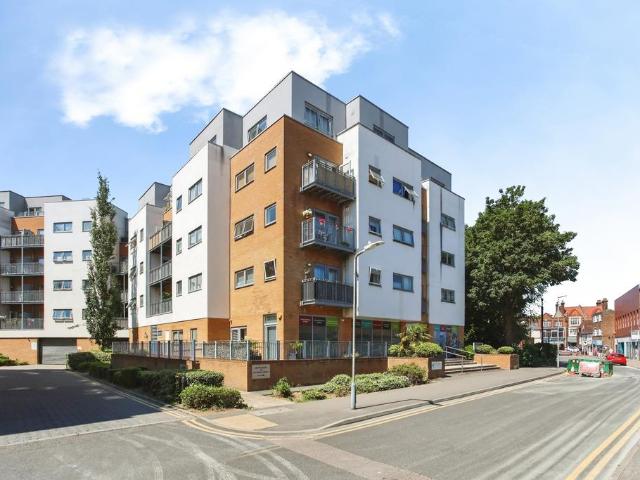 2 bedroom flat for sale