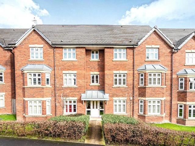 2 bedroom flat for sale
