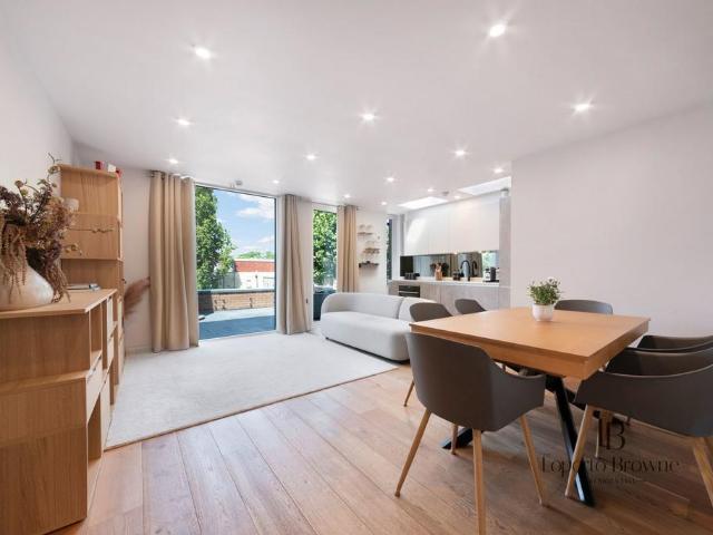2 bedroom flat for sale