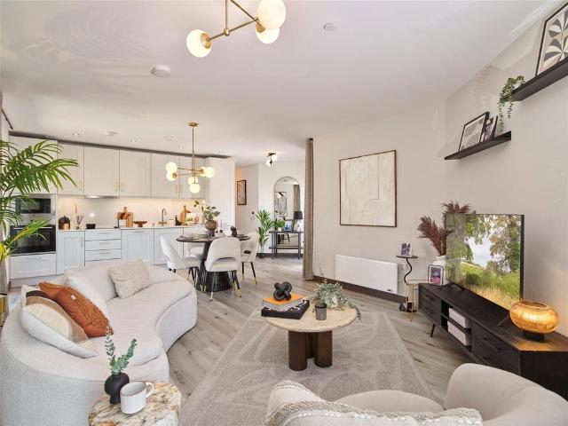 2 bedroom flat for sale