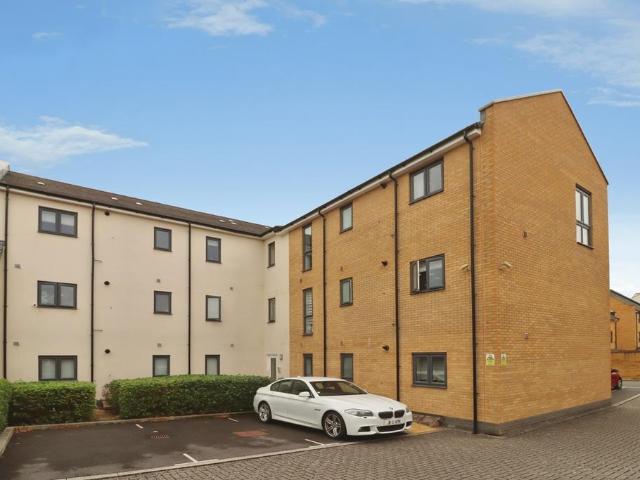 2 bedroom flat for sale