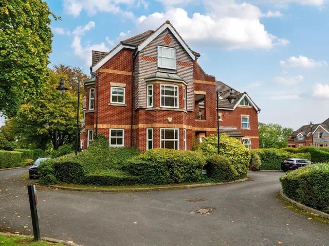 2 bedroom flat for sale