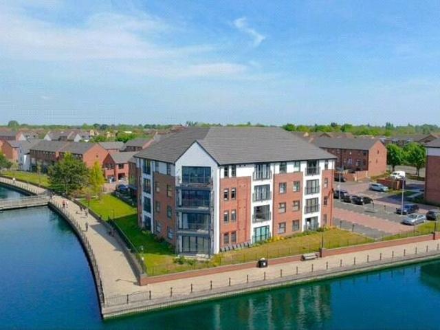 2 bedroom flat for sale