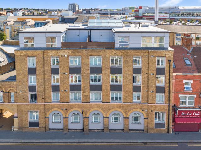2 bedroom flat for sale