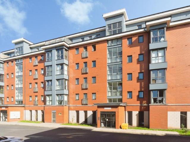 2 bedroom flat for sale