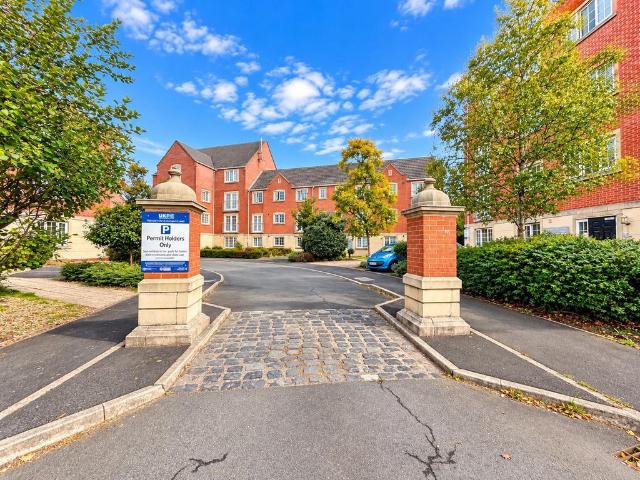 2 bedroom flat for sale
