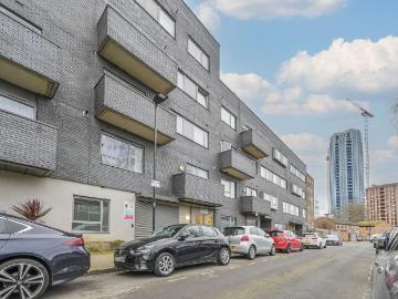 2 bedroom flat for sale
