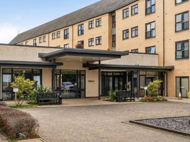 2 bedroom flat for sale