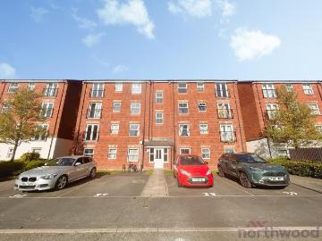 Flat for sale in Farnworth - Equipped kitchen