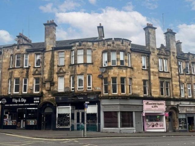 2 bedroom flat for sale