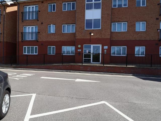 2 bedroom flat for sale