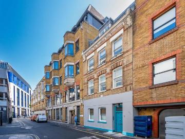 St James's, London, Greater London - Equipped kitchen