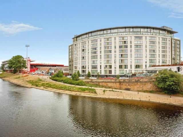 2 bedroom flat for sale