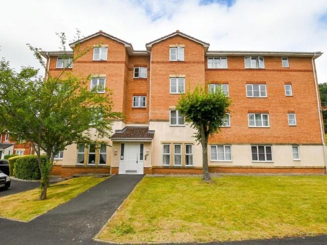2 bedroom flat for sale