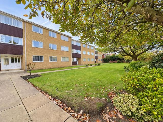 2 bedroom flat for sale