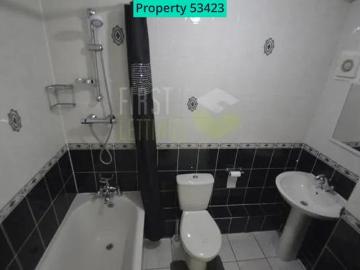Flat for sale in Leicester - Equipped kitchen