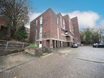 2 bedroom flat for sale