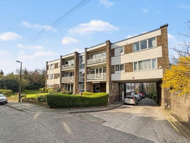 2 bedroom flat for sale