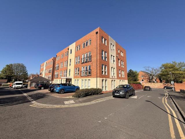 2 bedroom flat for sale