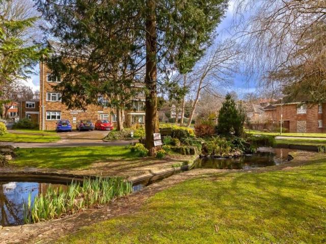 2 bedroom flat for sale