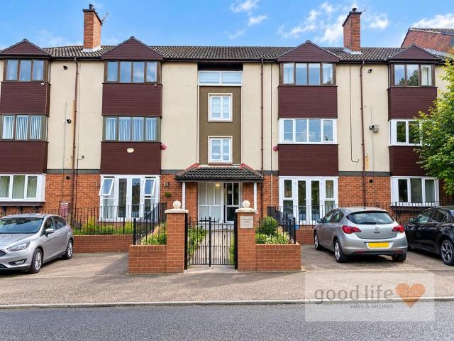 2 bedroom flat for sale