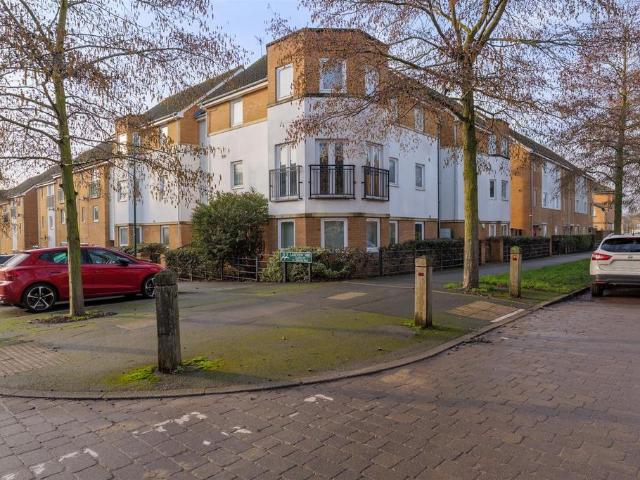 2 bedroom flat for sale
