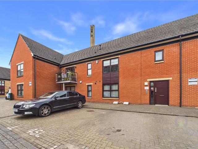 2 bedroom flat for sale
