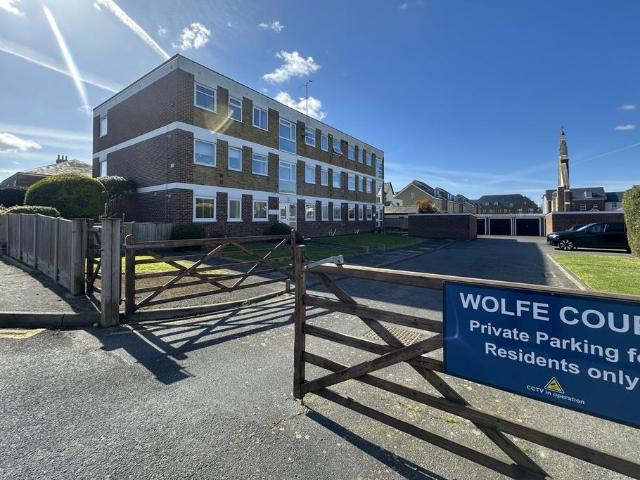 2 bedroom flat for sale
