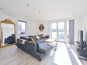 2 bedroom flat for sale
