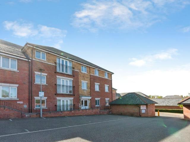 2 bedroom flat for sale