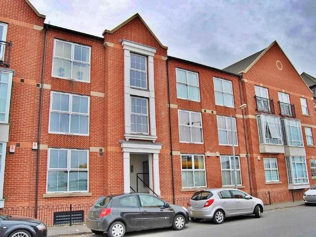 2 bedroom flat for sale