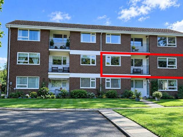 2 bedroom flat for sale