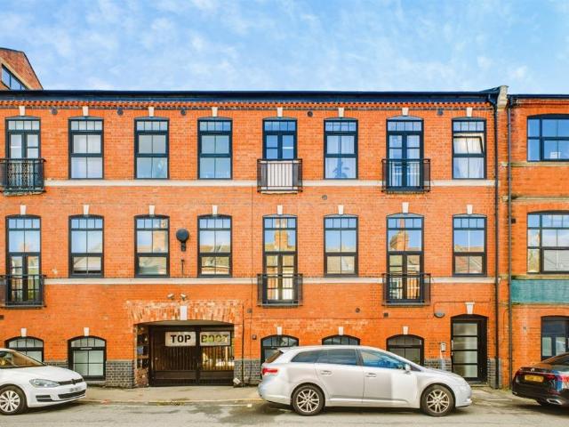 2 bedroom flat for sale
