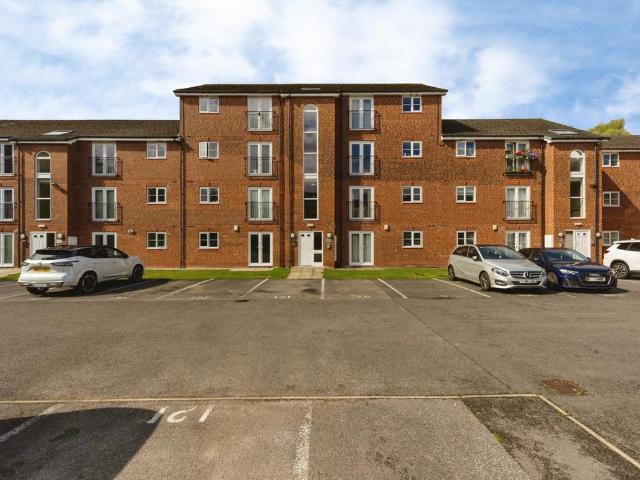 2 bedroom flat for sale