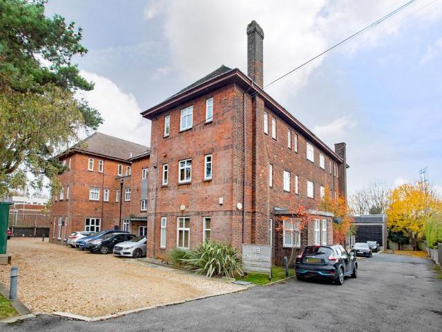 2 bedroom flat for sale