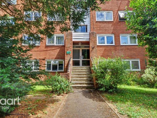 2 bedroom flat for sale