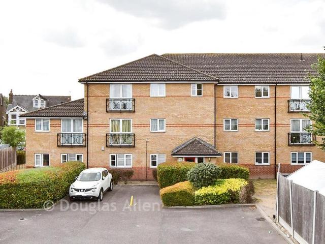 2 bedroom flat for sale
