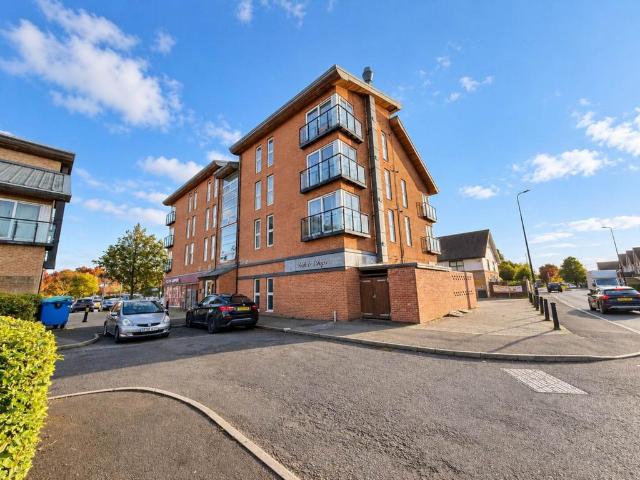 2 bedroom flat for sale