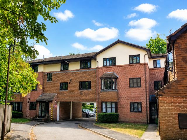 2 bedroom flat for sale
