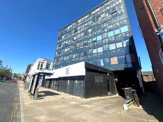 2 bedroom flat for sale
