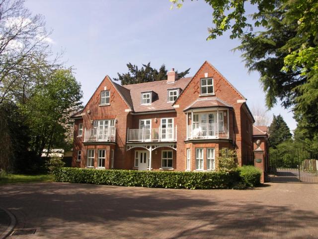 2 bedroom flat for sale
