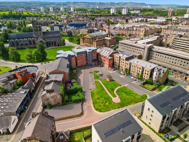 2 bedroom flat for sale