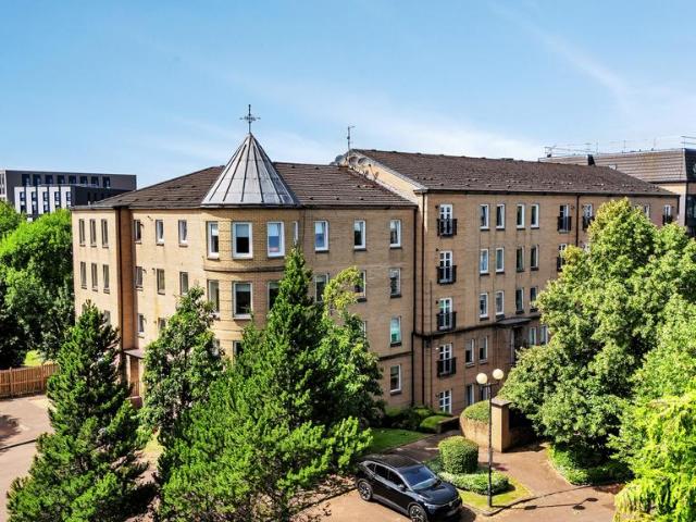 2 bedroom flat for sale