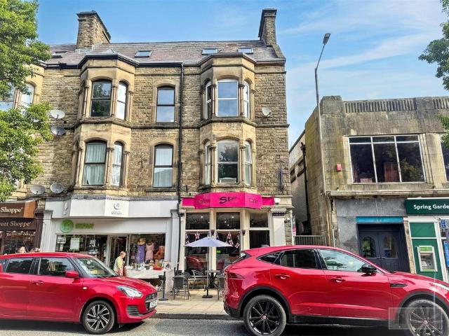 2 bedroom flat for sale