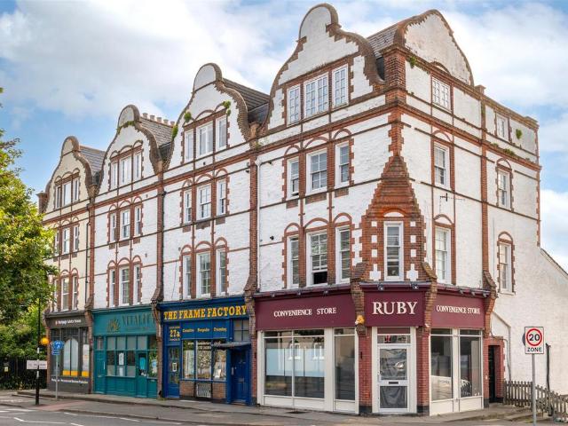 2 bedroom flat for sale
