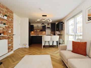 2 bedroom flat for sale