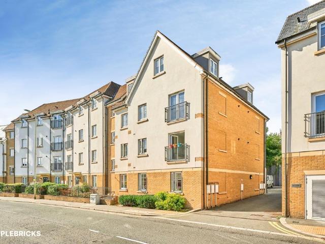 2 bedroom flat for sale