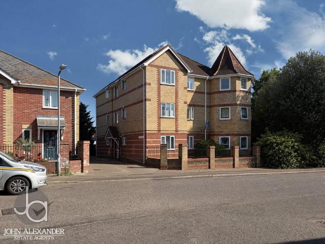 2 bedroom flat for sale