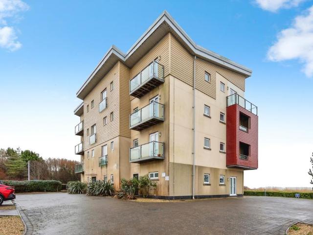 2 bedroom flat for sale